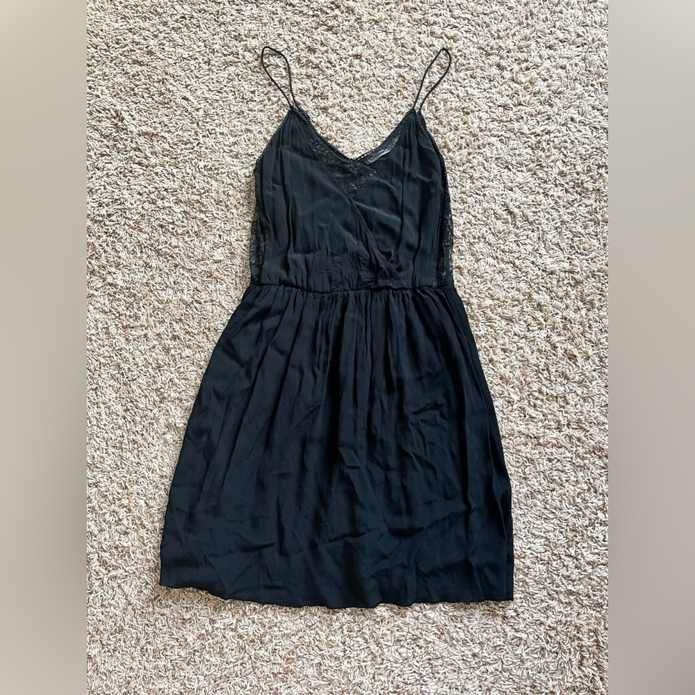 Zara dress with sheer panels and lace details - Picture 3 of 10